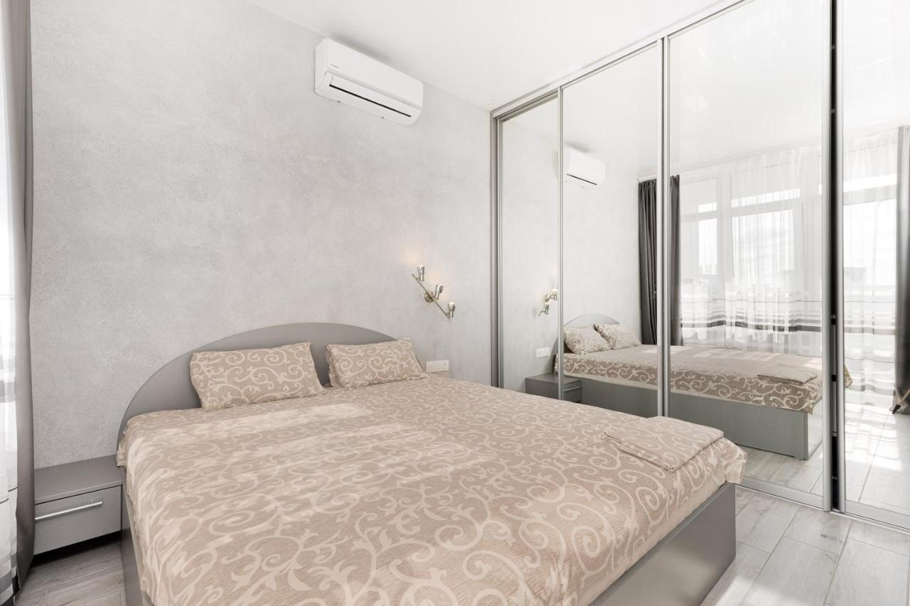 Pearl 44 Apartment With Terrace Odessa Luaran gambar